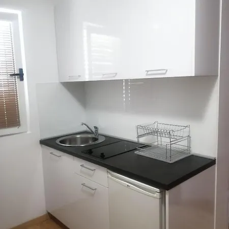 Lyon Apartman Budva