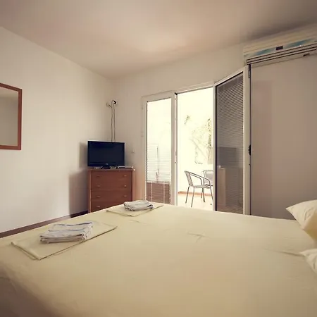 Lyon Budva